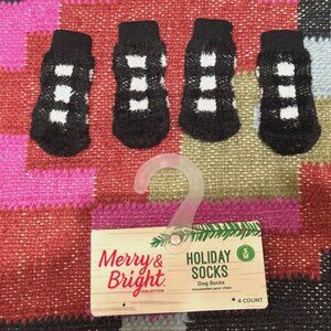 Pet Accessories: Holiday Dog Socks, 4 Count, Small/Medium, Black & White